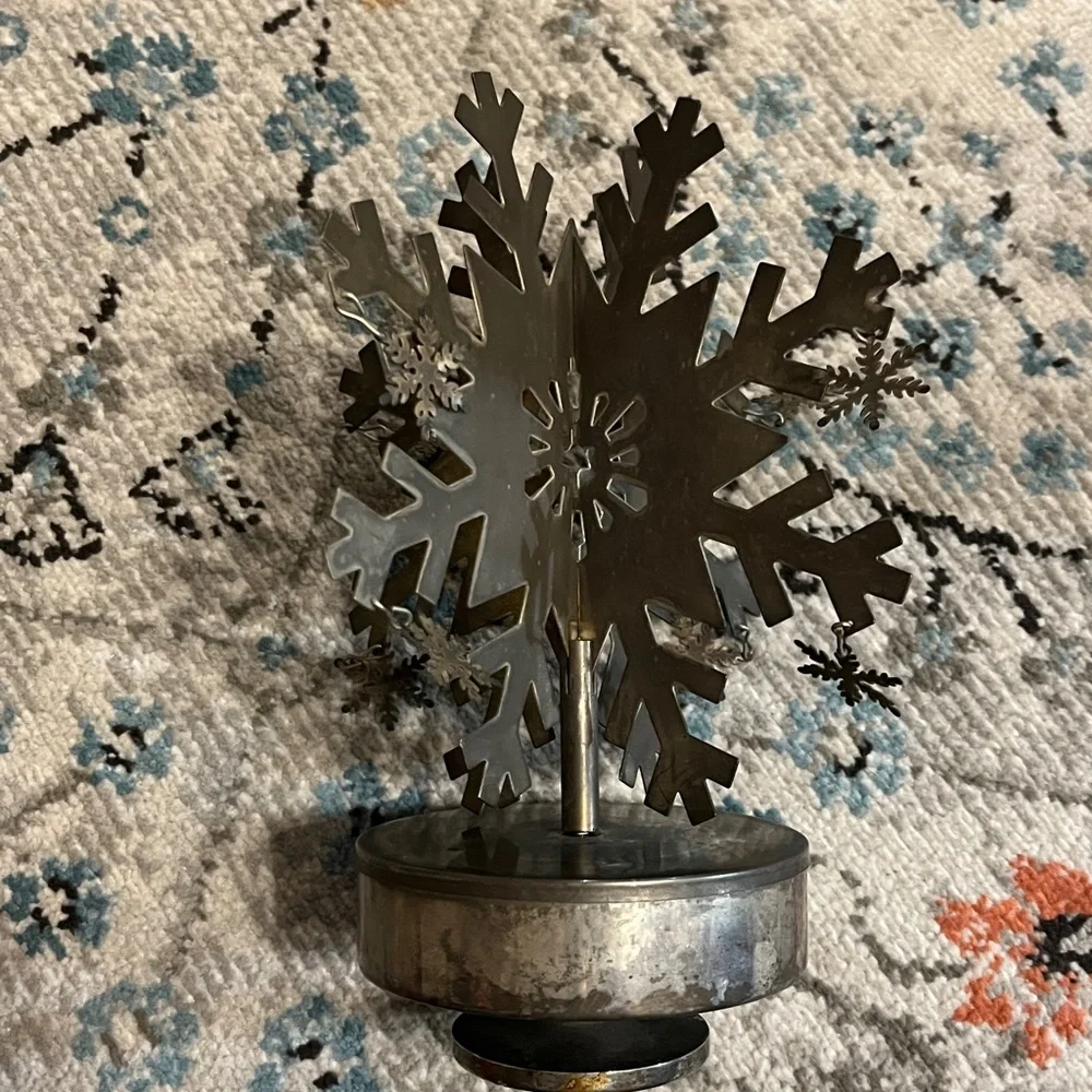 Vintage Metal Silver Snowflake Musicbox Decor - Picture 9 of 17